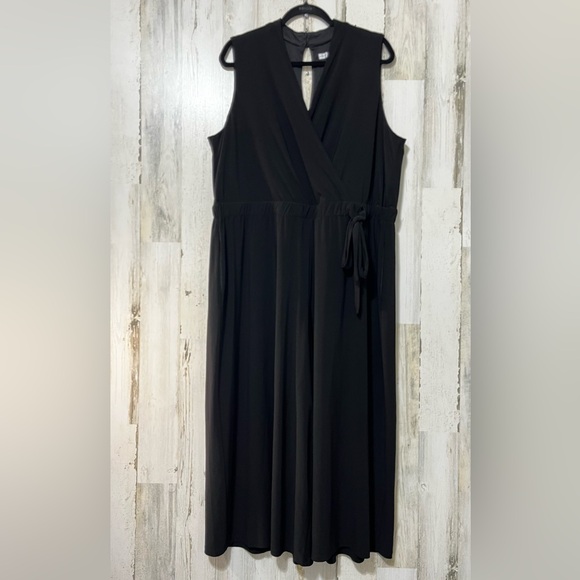 Sandra Darren Black Sleeveless V-Neck Jumpsuit - Picture 1 of 12